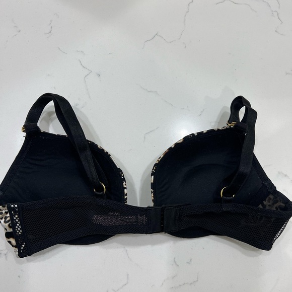 Victoria’s Secret Very Sexy Push Up Bra - Picture 3 of 4